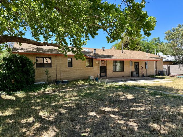 1902 Wisconsin Street NE, Albuquerque, NM 87110