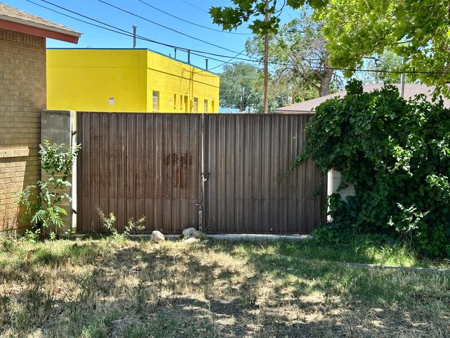 1902 Wisconsin Street NE, Albuquerque, NM 87110