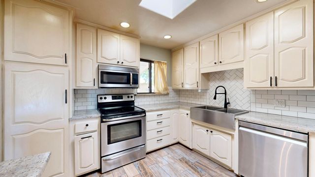 1902 Wisconsin Street NE, Albuquerque, NM 87110