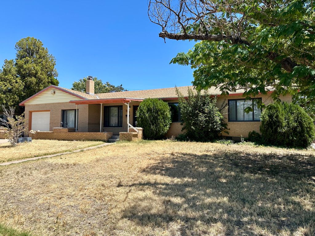 1902 Wisconsin Street NE, Albuquerque, NM 87110