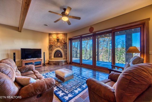 1129 Grandview Way, Jamestown, TN 38556