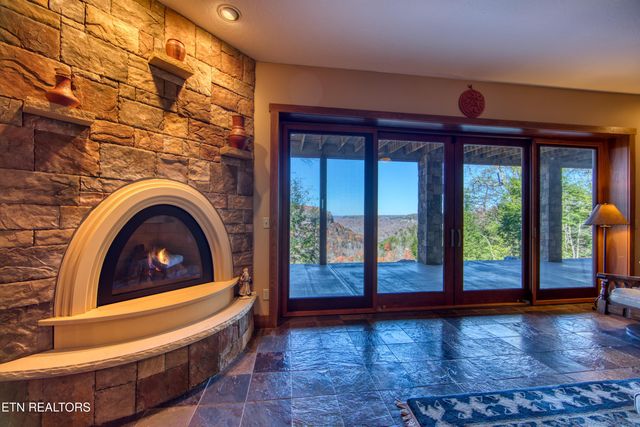 1129 Grandview Way, Jamestown, TN 38556