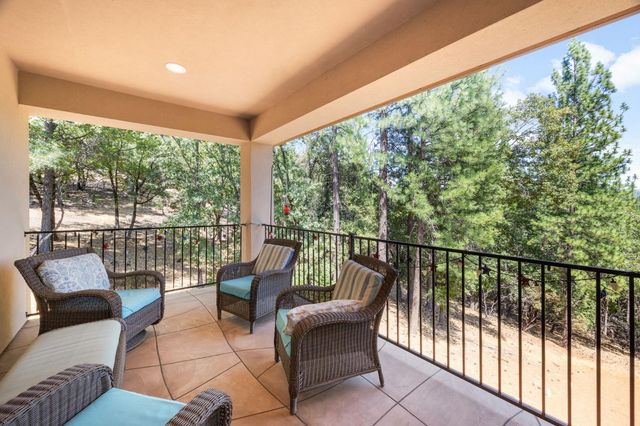 6225 Green Ridge Dr, Foresthill, CA 95631