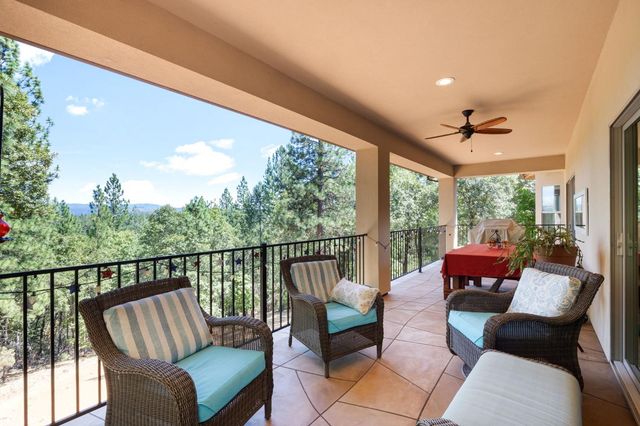 6225 Green Ridge Dr, Foresthill, CA 95631