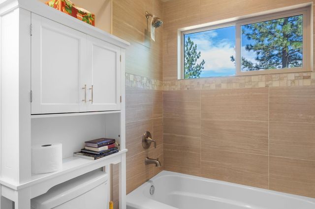 6225 Green Ridge Dr, Foresthill, CA 95631