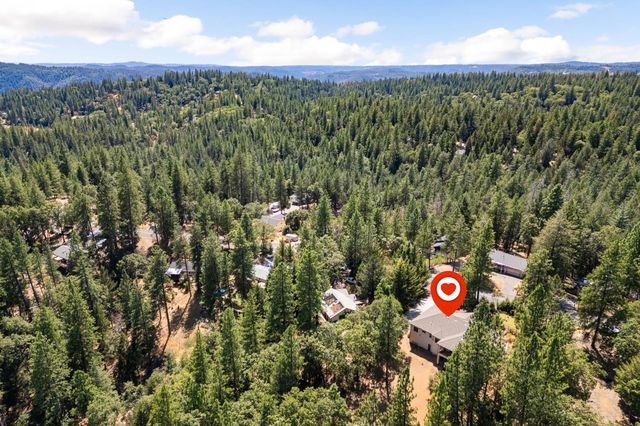 6225 Green Ridge Dr, Foresthill, CA 95631