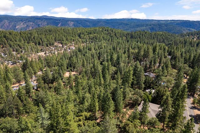 6225 Green Ridge Dr, Foresthill, CA 95631