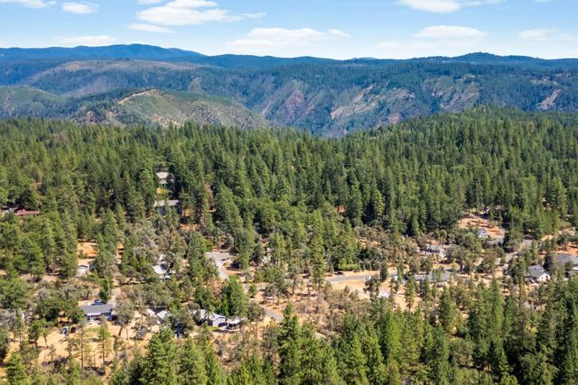 6225 Green Ridge Dr, Foresthill, CA 95631