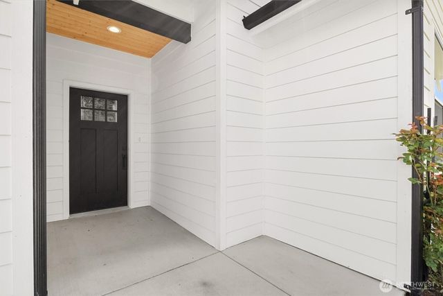 706 E 4th St, Nooksack, WA 98276