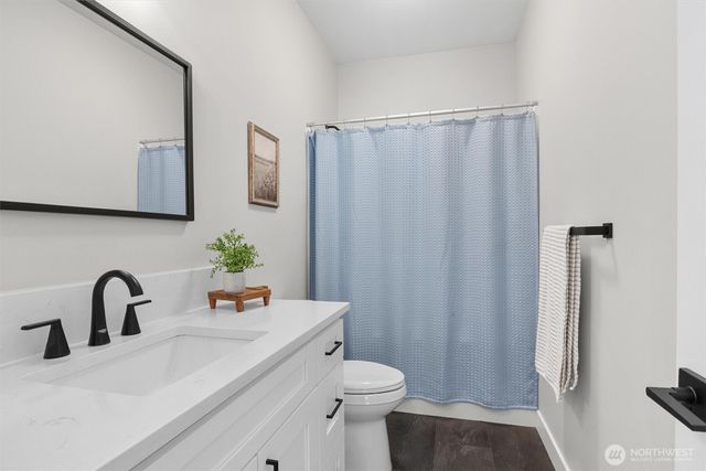 706 E 4th St, Nooksack, WA 98276