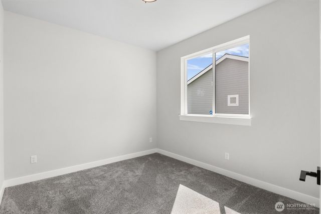 706 E 4th St, Nooksack, WA 98276