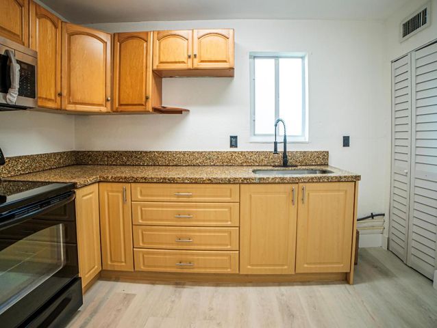 412 Columbus Parkway 1 & 2, Hollywood, FL 33021