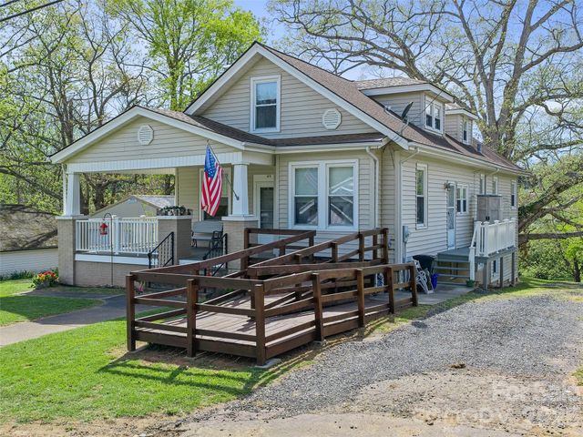 45 Summit Street, Burnsville, NC 28714