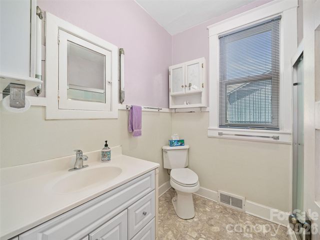 45 Summit Street, Burnsville, NC 28714