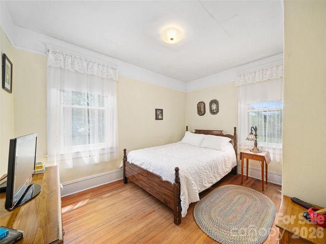 45 Summit Street, Burnsville, NC 28714