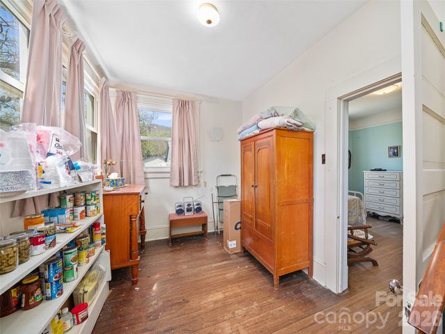 45 Summit Street, Burnsville, NC 28714