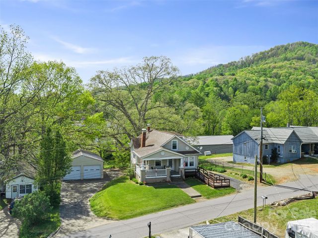 45 Summit Street, Burnsville, NC 28714