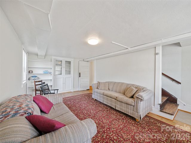 45 Summit Street, Burnsville, NC 28714