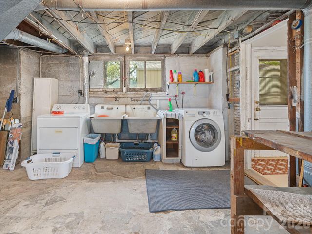 45 Summit Street, Burnsville, NC 28714
