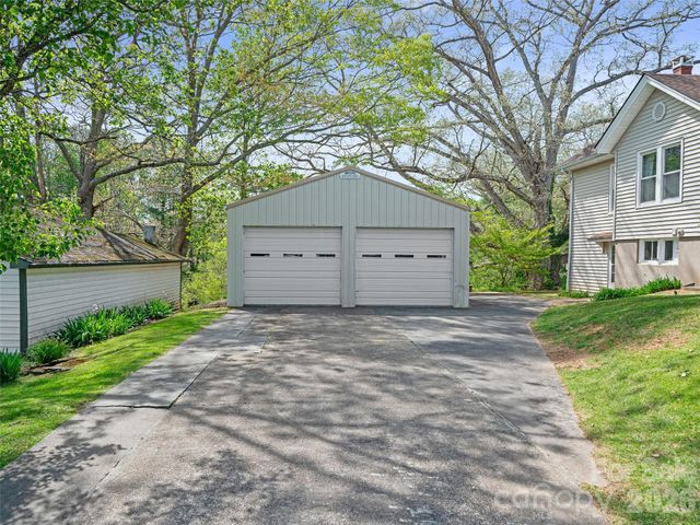 45 Summit Street, Burnsville, NC 28714