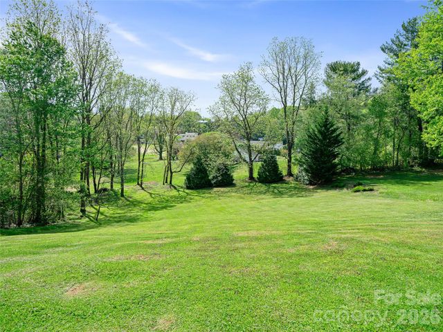 45 Summit Street, Burnsville, NC 28714