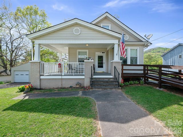 45 Summit Street, Burnsville, NC 28714