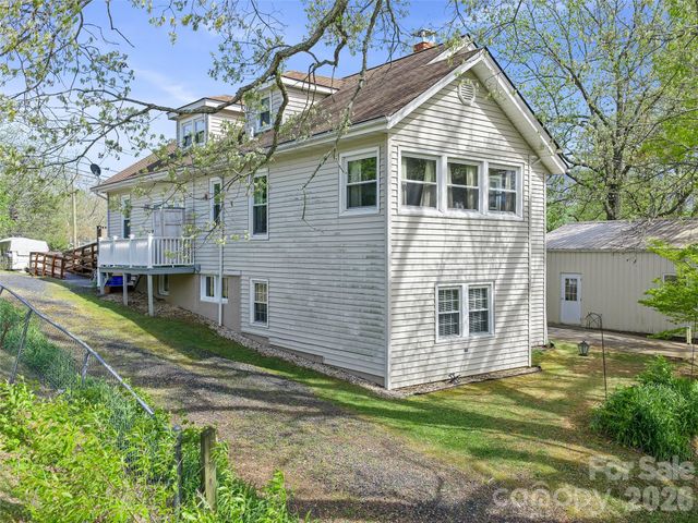 45 Summit Street, Burnsville, NC 28714