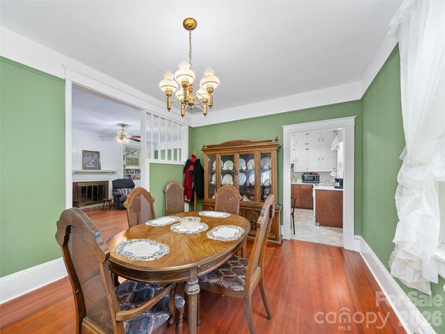 45 Summit Street, Burnsville, NC 28714