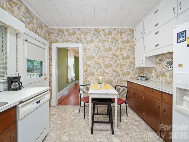 45 Summit Street, Burnsville, NC 28714
