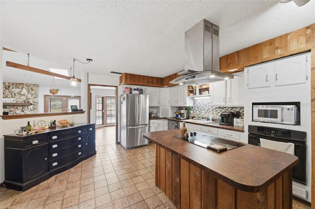 8390 DUNNELLON ROAD, Weeki Wachee, FL 34613