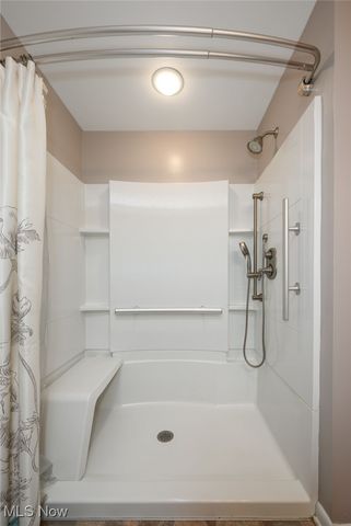 3430 Kellybrook Drive, Cuyahoga Falls, OH 44223