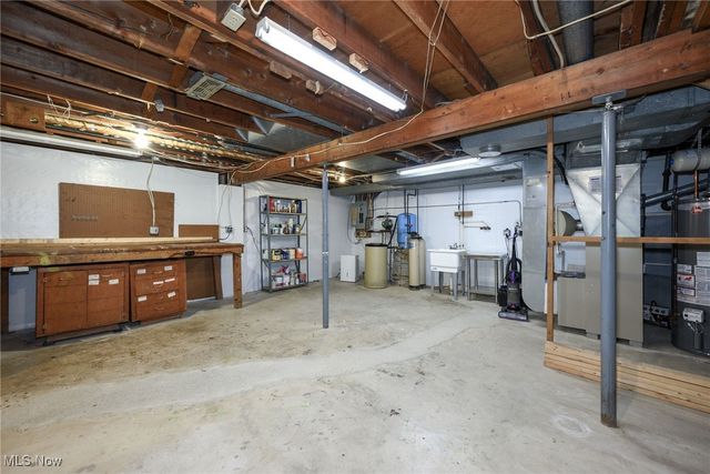 3430 Kellybrook Drive, Cuyahoga Falls, OH 44223