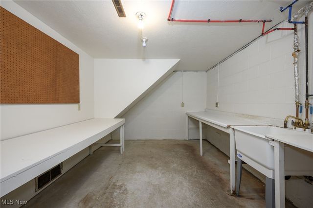 3430 Kellybrook Drive, Cuyahoga Falls, OH 44223