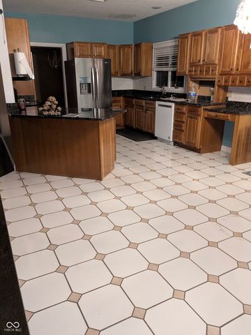 5106 W Fox Hill Court, Muncie, IN 47304