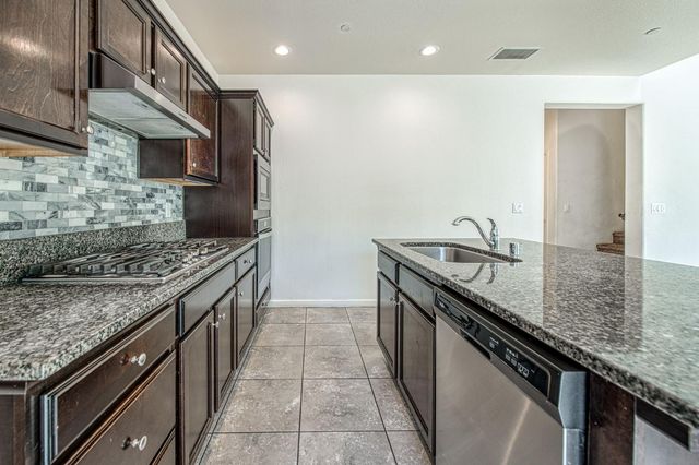 1286 Piazza Lane, Clovis, CA 93612