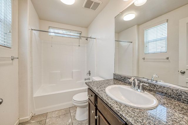 1286 Piazza Lane, Clovis, CA 93612