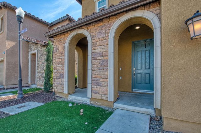 1286 Piazza Lane, Clovis, CA 93612