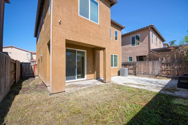 1286 Piazza Lane, Clovis, CA 93612