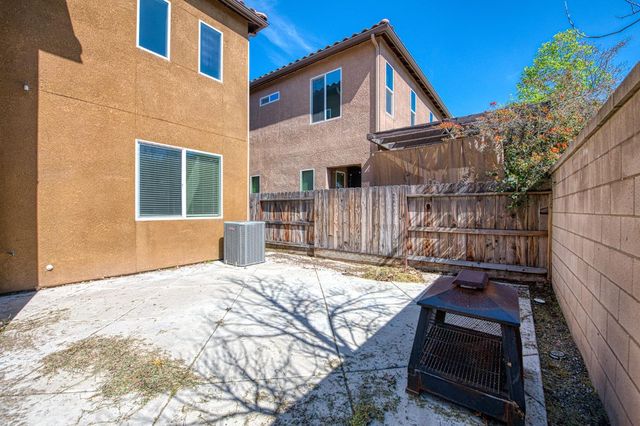 1286 Piazza Lane, Clovis, CA 93612