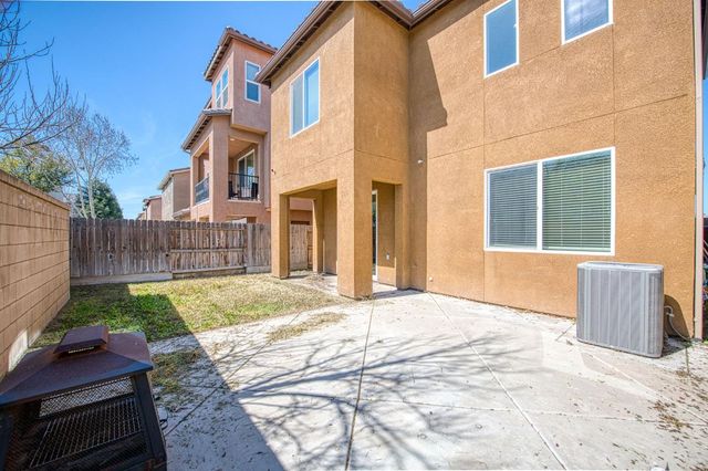 1286 Piazza Lane, Clovis, CA 93612