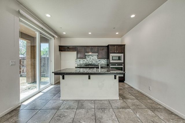 1286 Piazza Lane, Clovis, CA 93612