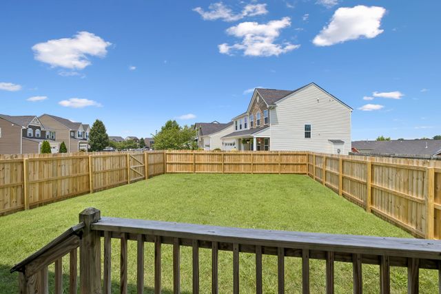 2813 Winterberry Dr, Columbia, TN 38401