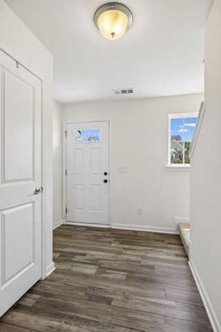 2813 Winterberry Dr, Columbia, TN 38401