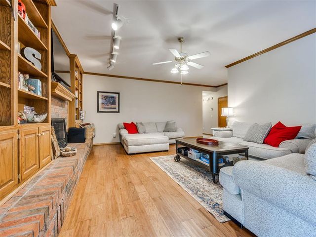 10201 Fawn Valley Drive, Mustang, OK 73064