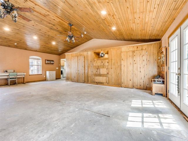 10201 Fawn Valley Drive, Mustang, OK 73064