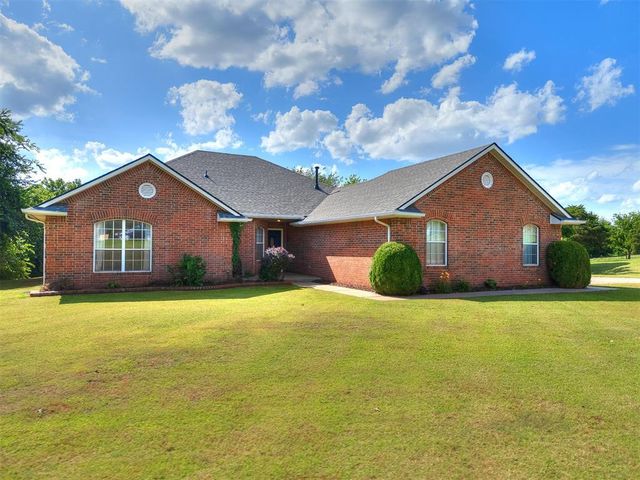 10201 Fawn Valley Drive, Mustang, OK 73064