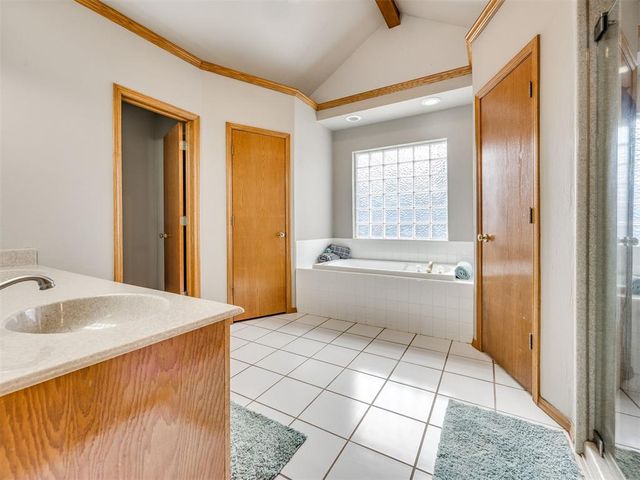 10201 Fawn Valley Drive, Mustang, OK 73064