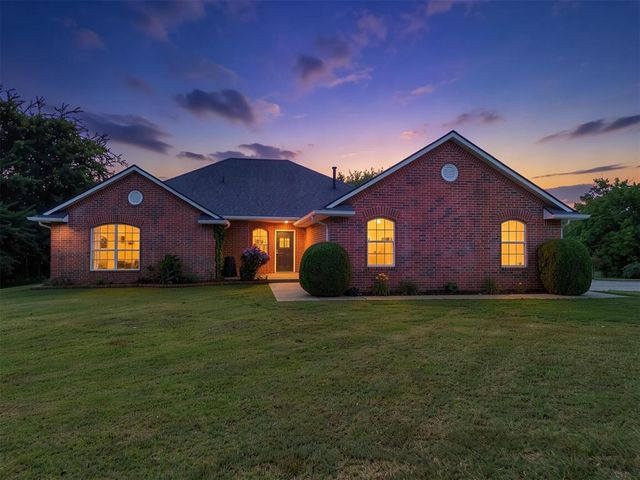 10201 Fawn Valley Drive, Mustang, OK 73064
