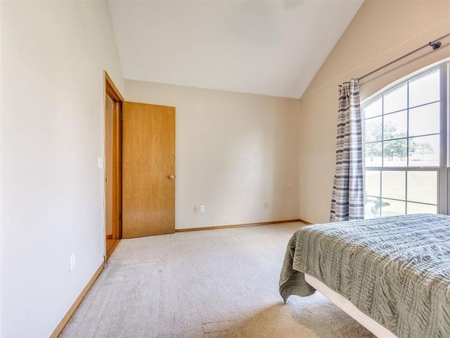 10201 Fawn Valley Drive, Mustang, OK 73064