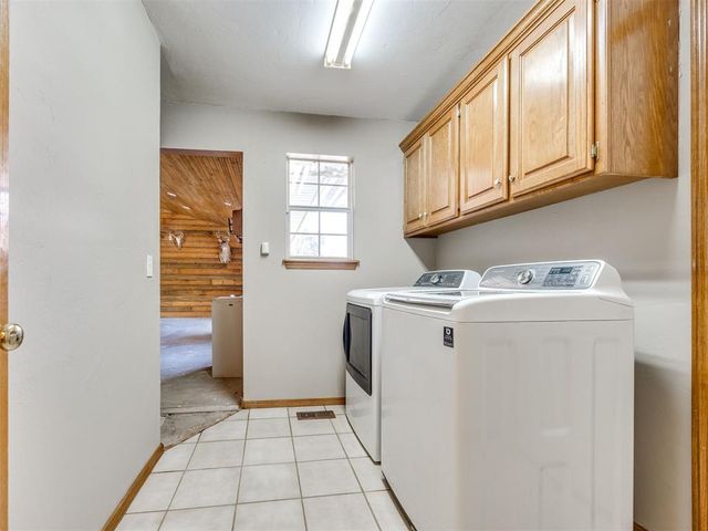 10201 Fawn Valley Drive, Mustang, OK 73064
